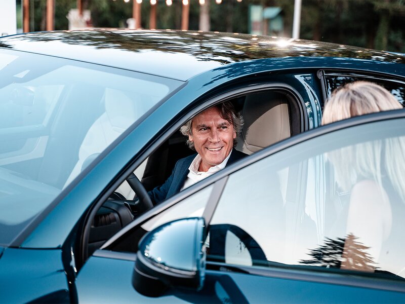 Gallery Evento Porsche Cayenne – Further Together