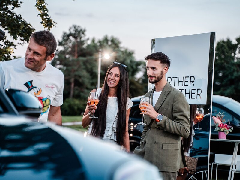 Gallery Evento Porsche Cayenne – Further Together