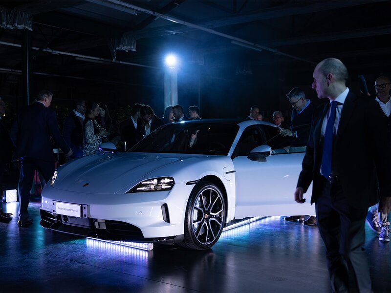 Gallery Evento Porsche Taycan – Overfeel