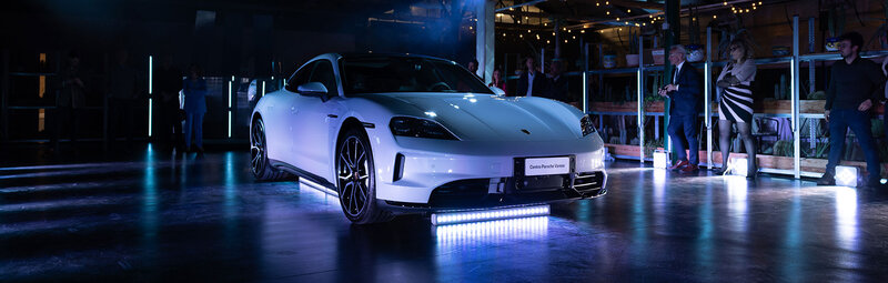 Evento di lancio di Nuova Porsche Taycan "Overfeel”